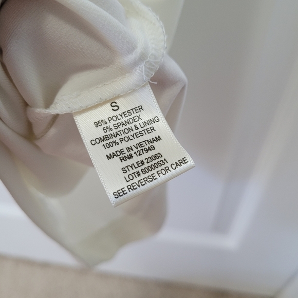 Emma & Michele Small creamy white wide leg crochet jumpsuit romper one-piece - Picture 12 of 16